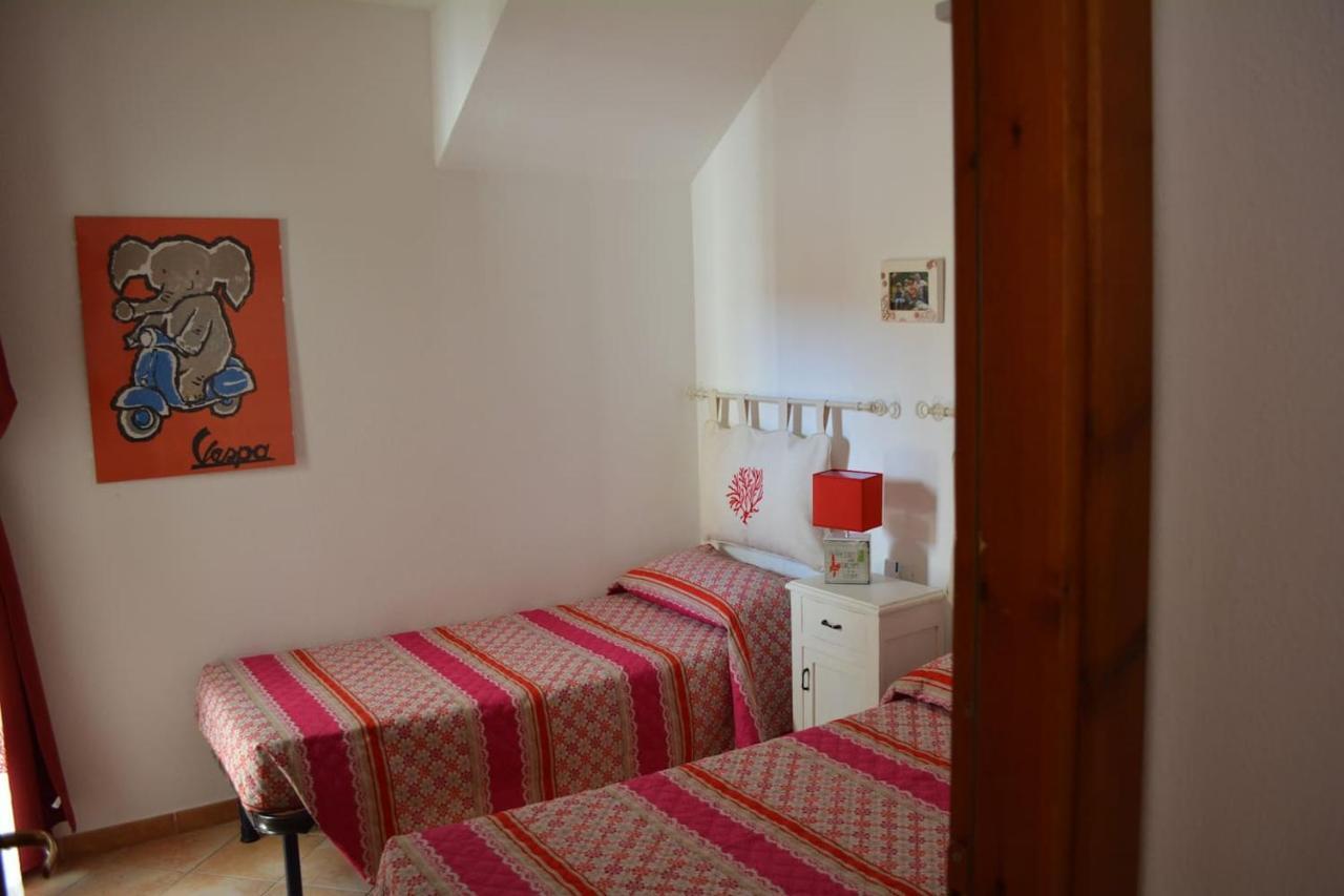Casa Della Vespa Orosei Exterior foto